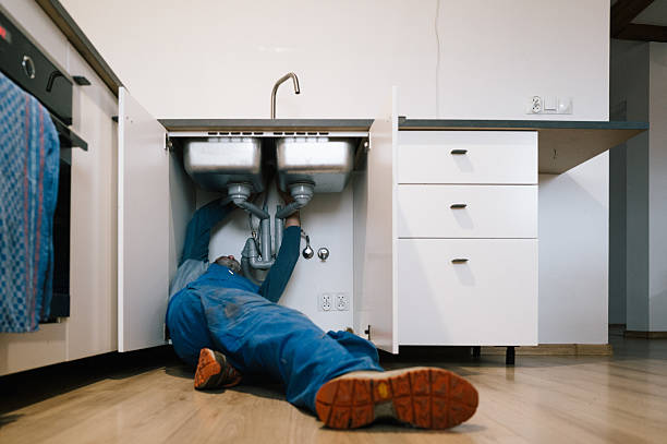 Professional Plumbing technician working in Edgerton, OH